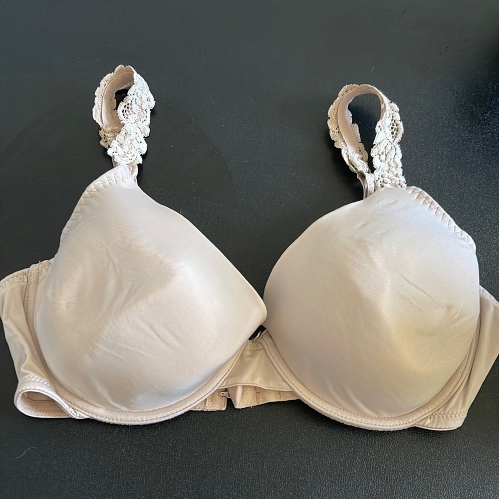 VGUC Natori Pure Luxe T-Shirt Bra